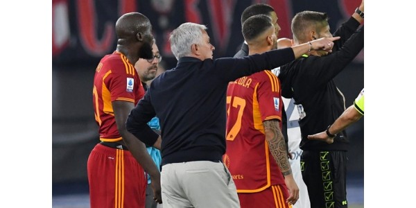 La Roma decidió no creer en la capacidad de entrenador de José Mourinho
